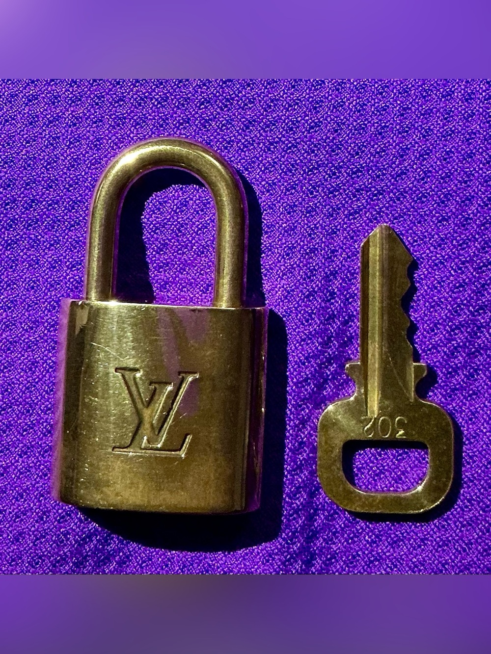 🔐Louis Vuitton Gold-Tone Padlock and Key #302